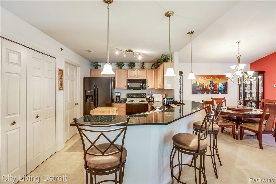 1653 Deepwood Circle Rochester, MI 48307 - Photo 10 of 22 1653 Deepwood Cir Rochester MI-print-009-11-1653 Deepwood Circle00009-4200x2800-300dpi.jpg