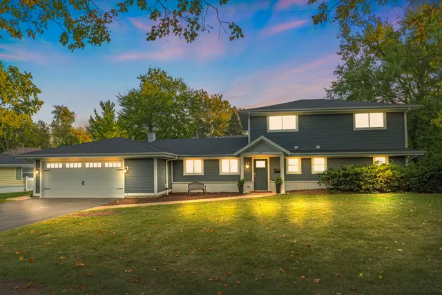 $745,000 | 314 Brookside Circle, Wheaton, IL 60187