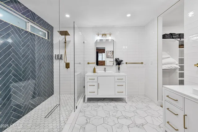 $1,099,000 | 8707 East Clarendon Avenue, Scottsdale, AZ 85251