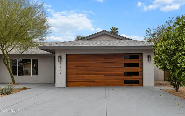 $1,099,000 | 8707 East Clarendon Avenue, Scottsdale, AZ 85251
