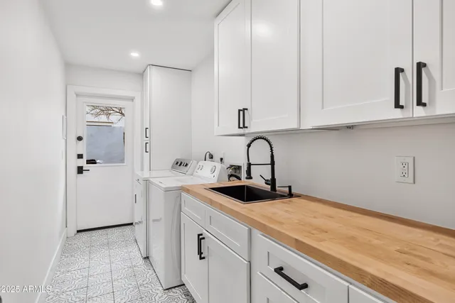 $1,099,000 | 8707 East Clarendon Avenue, Scottsdale, AZ 85251