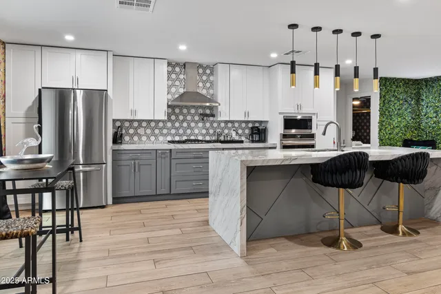 $1,099,000 | 8707 East Clarendon Avenue, Scottsdale, AZ 85251