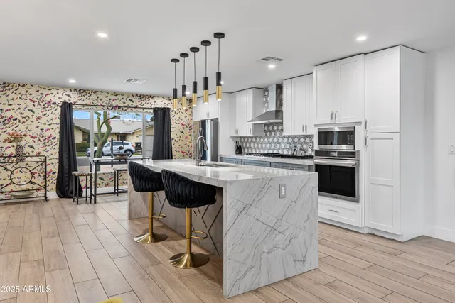 $1,099,000 | 8707 East Clarendon Avenue, Scottsdale, AZ 85251