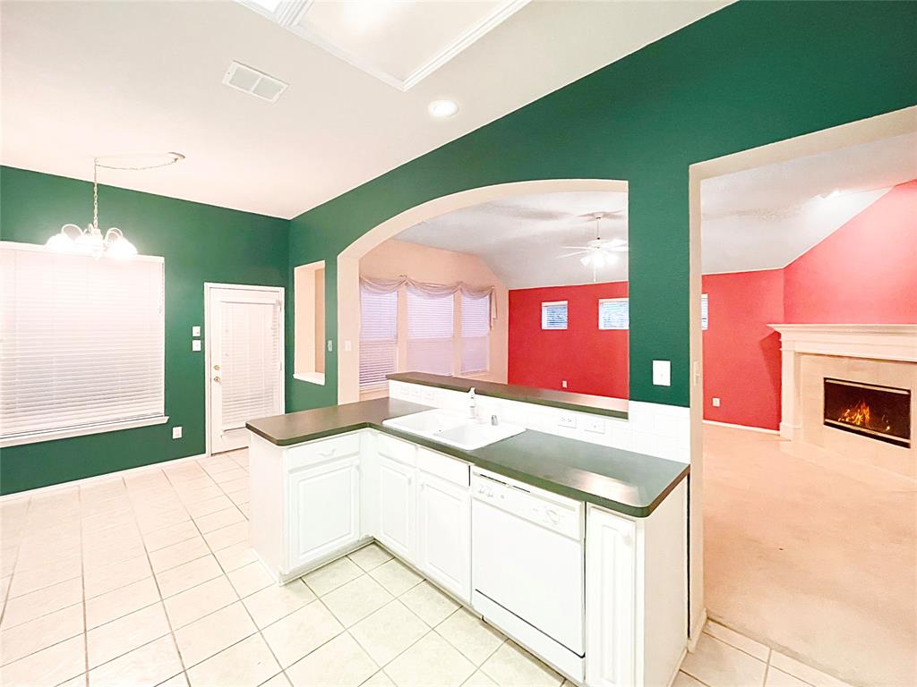 2712 Hereford Road Denton, TX 76210 - Photo 17 of 36