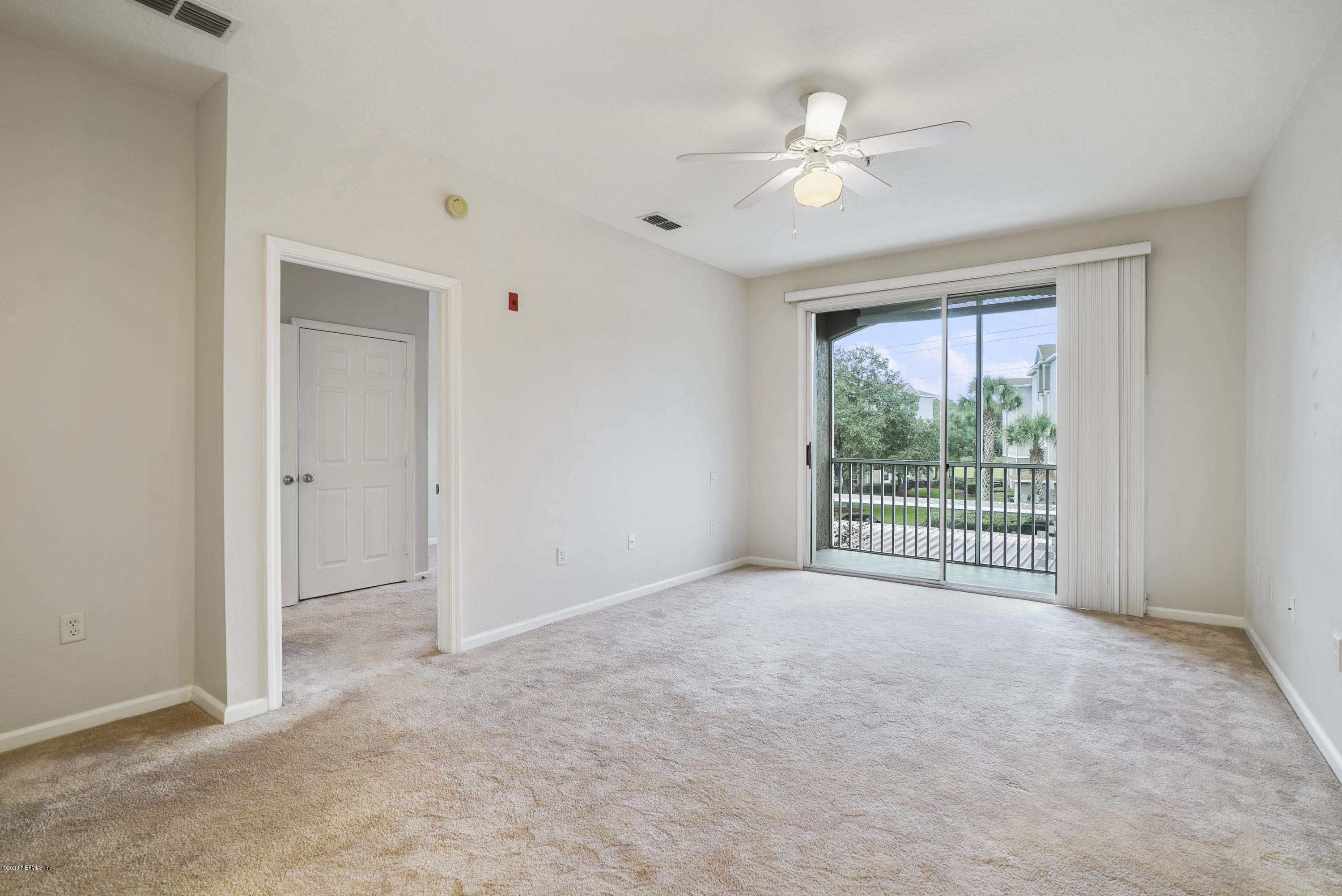 10550 Baymeadows Road, Unit 821 Jacksonville, FL 32256 - Photo 11 of 31 Ceiling Fan with lights