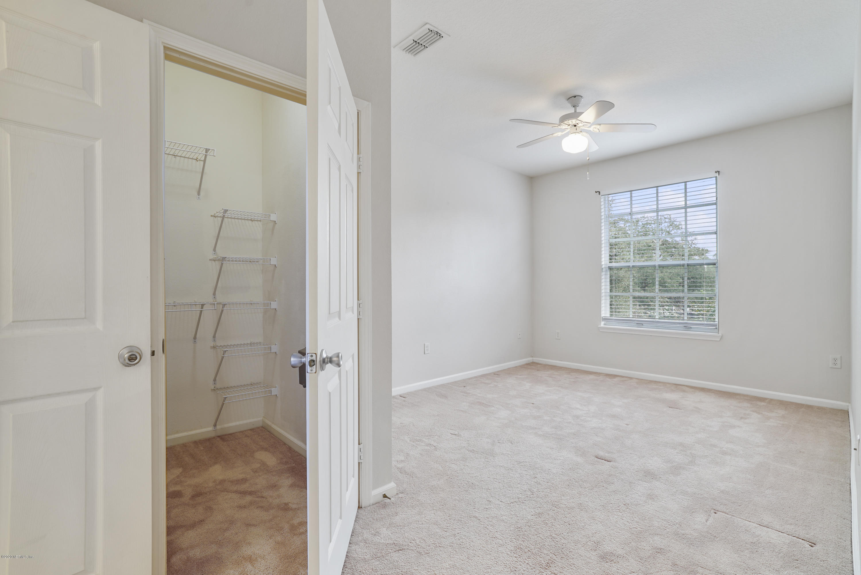 10550 Baymeadows Road, Unit 821 Jacksonville, FL 32256 - Photo 15 of 31 Master Suite w/ walk-in closet
