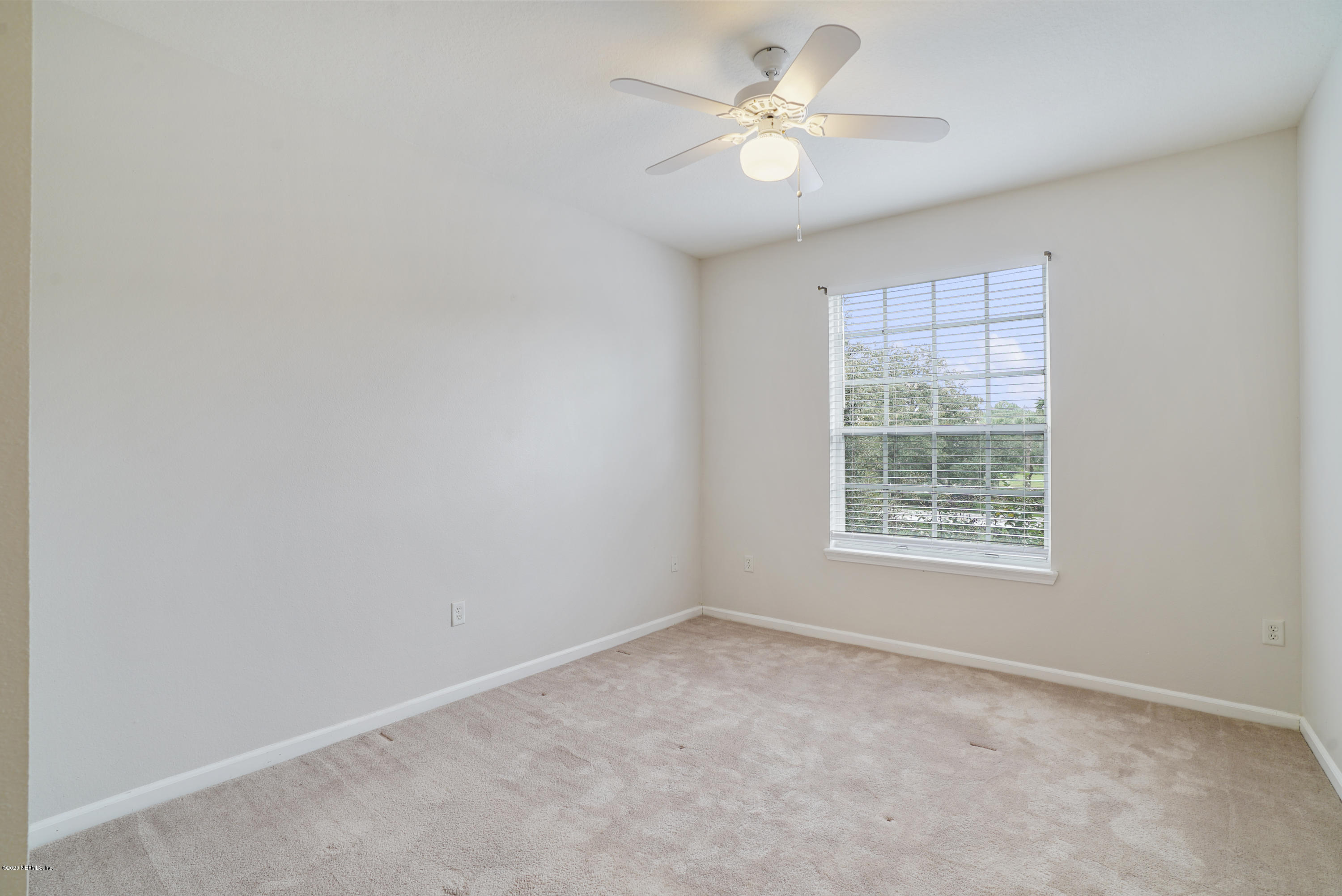 10550 Baymeadows Road, Unit 821 Jacksonville, FL 32256 - Photo 16 of 31 Master Suite