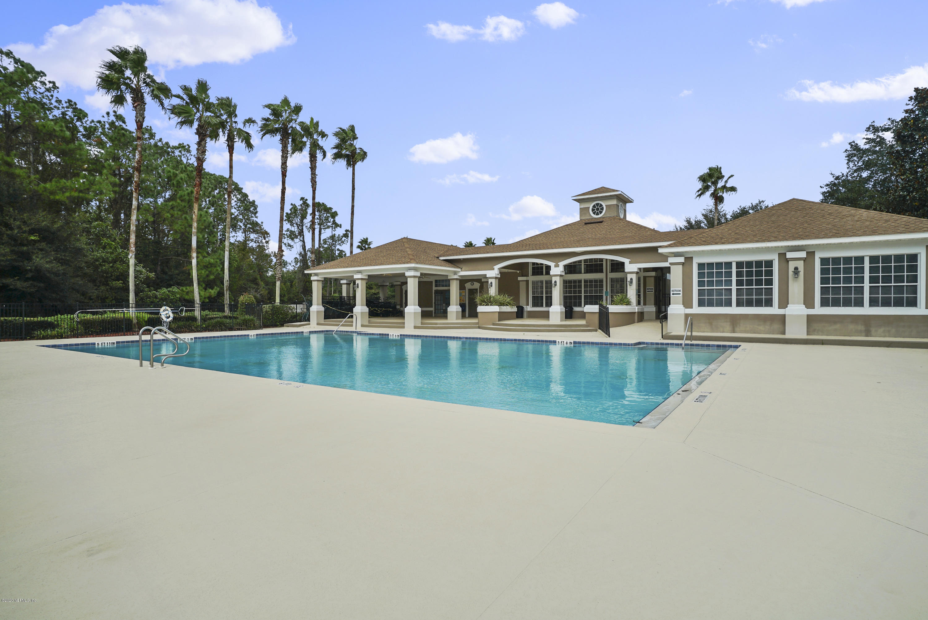 10550 Baymeadows Road, Unit 821 Jacksonville, FL 32256 - Photo 27 of 31 Community Pool