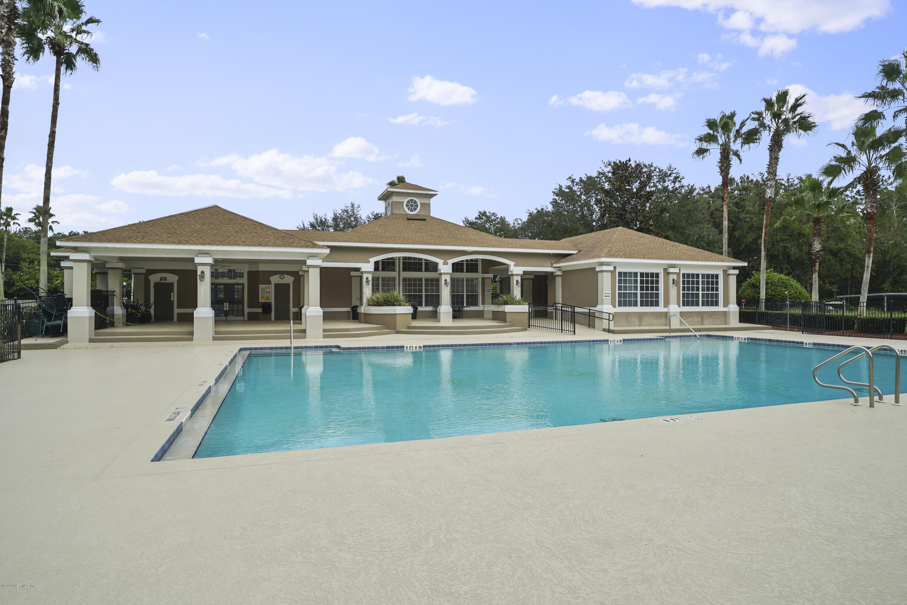 10550 Baymeadows Road, Unit 821 Jacksonville, FL 32256 - Photo 28 of 31 Community Pool