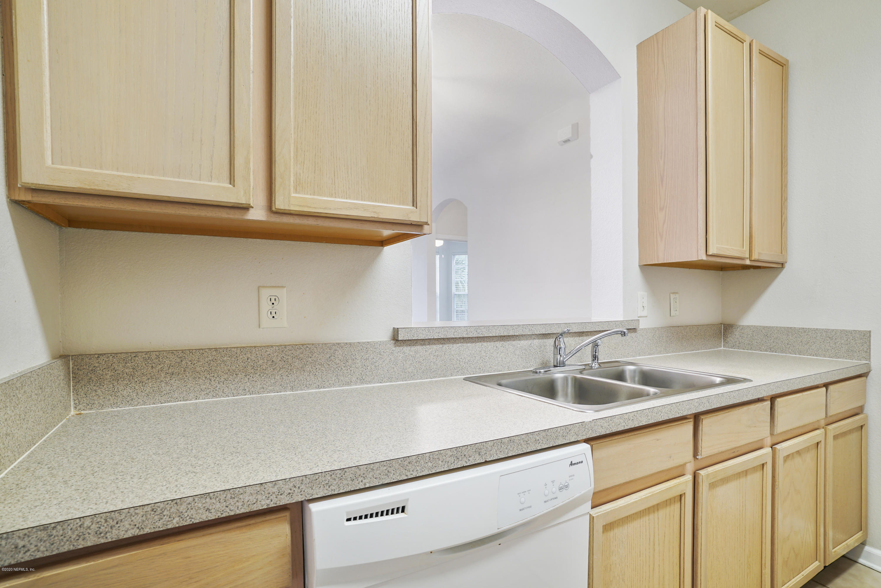 10550 Baymeadows Road, Unit 821 Jacksonville, FL 32256 - Photo 8 of 31 Pass-thru to Dining space