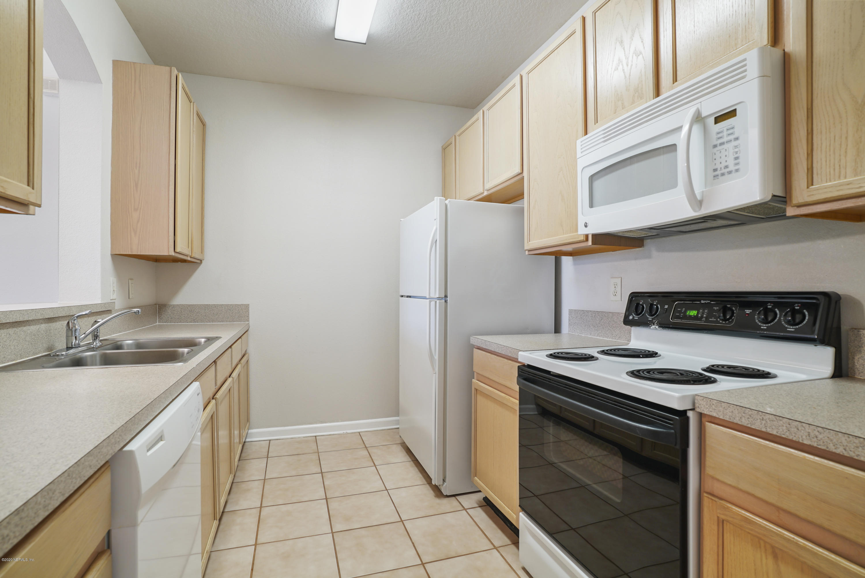 10550 Baymeadows Road, Unit 821 Jacksonville, FL 32256 - Photo 9 of 31 Convenient layout
