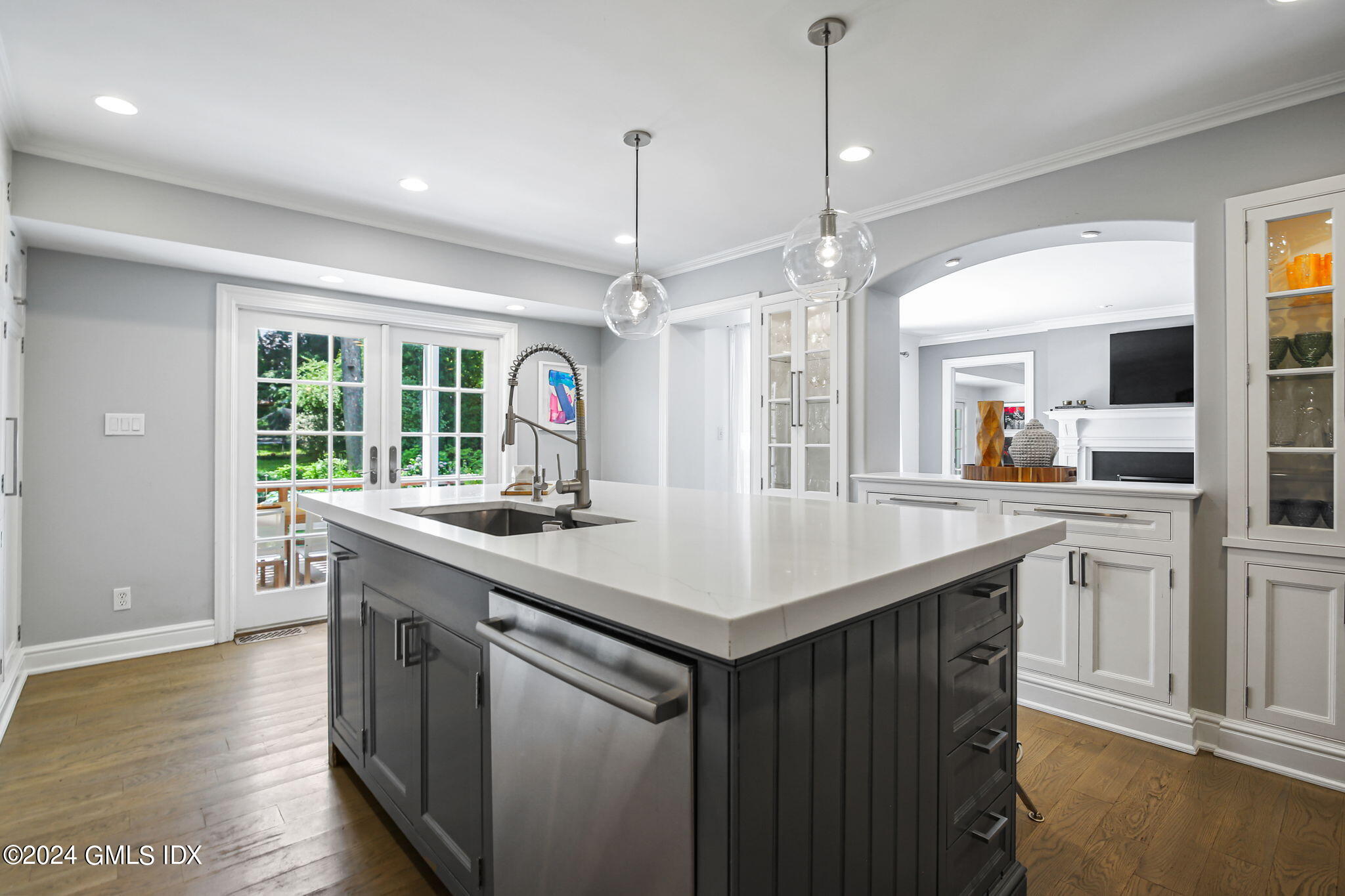 48 Glenville Road Greenwich, CT 06831 - Photo 19 of 62 21-web-or-mls-48-glenville-rd