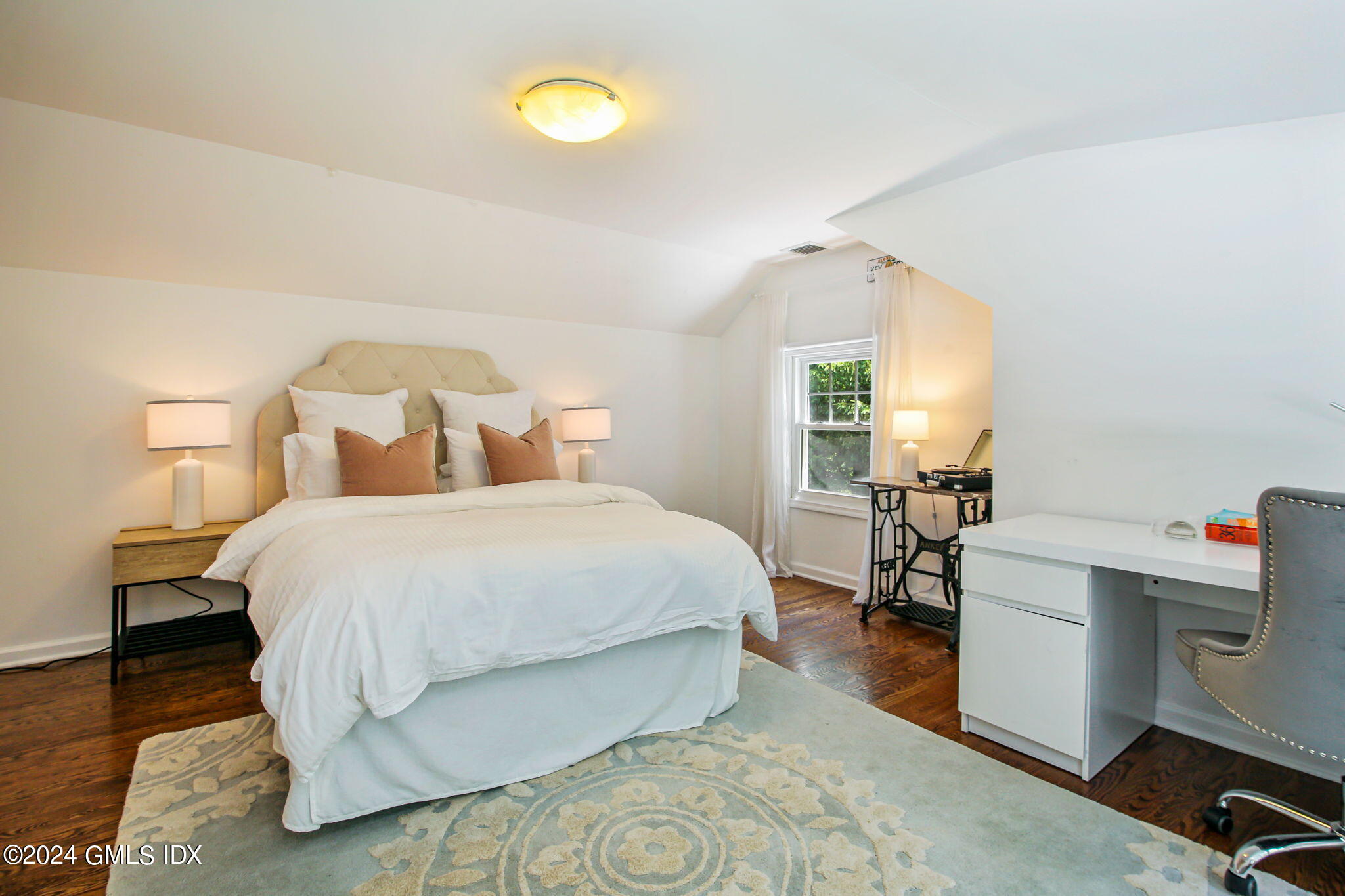 48 Glenville Road Greenwich, CT 06831 - Photo 34 of 62 39-web-or-mls-48-glenville-rd