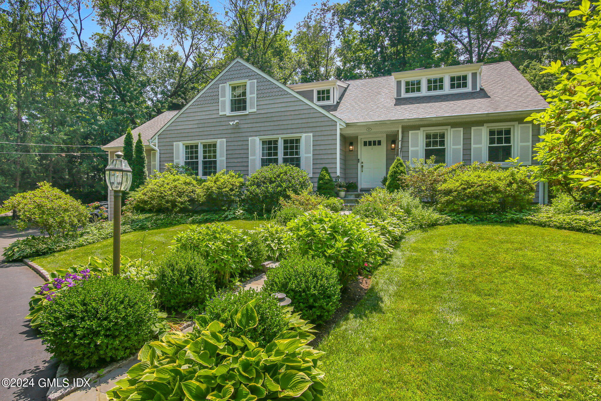 48 Glenville Road Greenwich, CT 06831 - Photo 4 of 62 75-web-or-mls-48-glenville-rd
