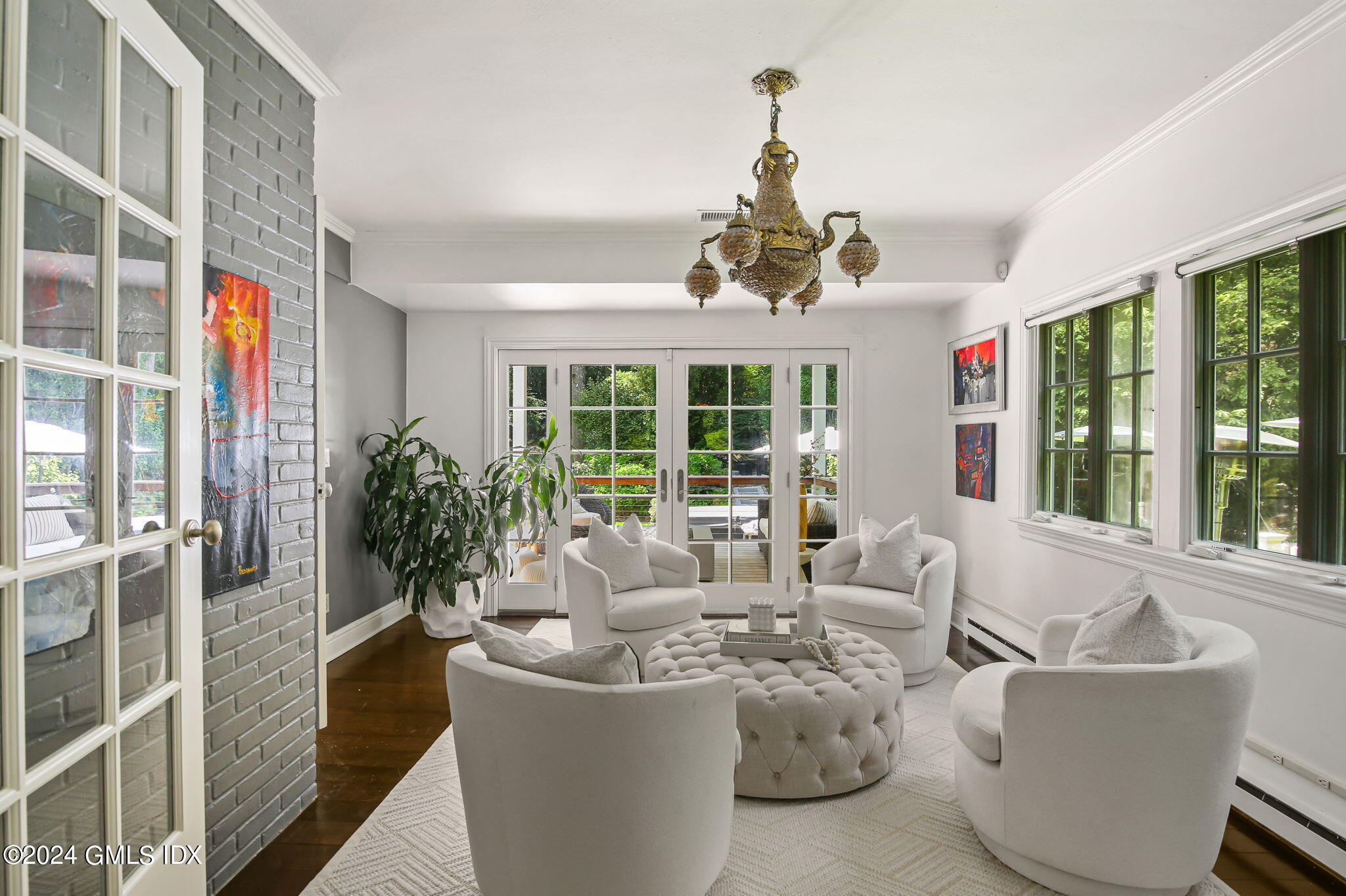 48 Glenville Road Greenwich, CT 06831 - Photo 10 of 62 9-web-or-mls-48-glenville-rd