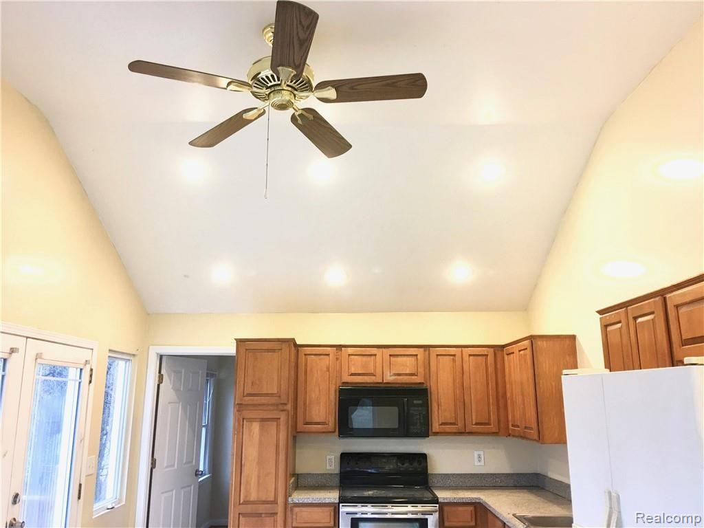 50190 Callens Road Chesterfield, MI 48047 - Photo 7 of 20