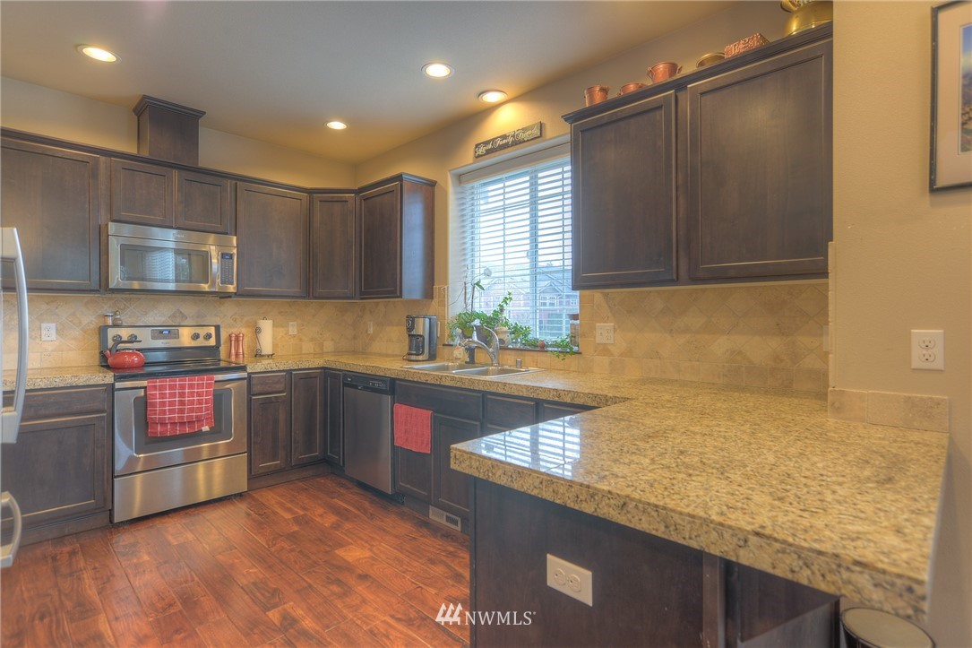 4752 Rochelle Street Southeast Lacey, WA 98503 - Photo 7 of 20 Gallery Image 7