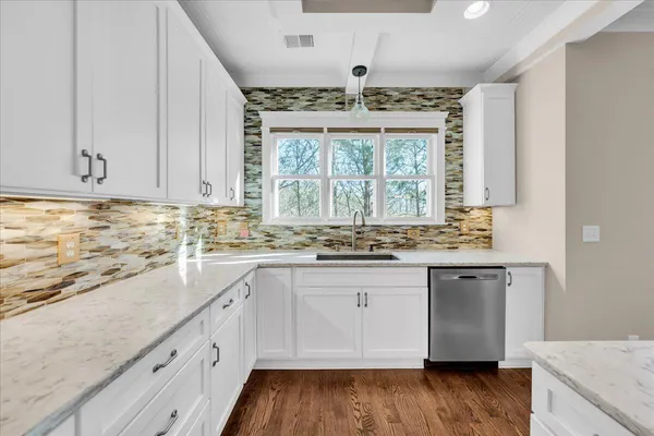 $649,000 | 234 Lookout View Drive, Jasper, TN 37347