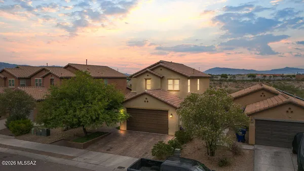 $368,000 | 4979 South River Run Drive, Tucson, AZ 85746