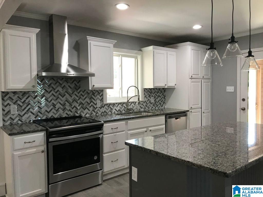 706 Pinecrest Road Sylacauga, AL 35150 - Photo 1 of 2