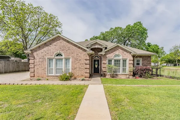 $660,000 | 393 County Road 4874, Newark, TX 76071