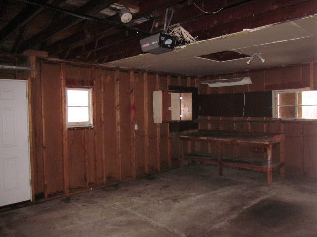 8015 Wiseman Road Lambertville, MI 48144 - Photo 12 of 13 20084730-11.JPG