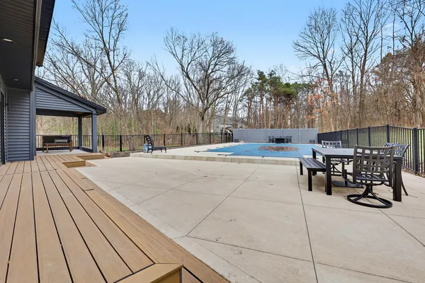 $1,349,999 | 400 Greentree Lane Northeast, Ada, MI 49301
