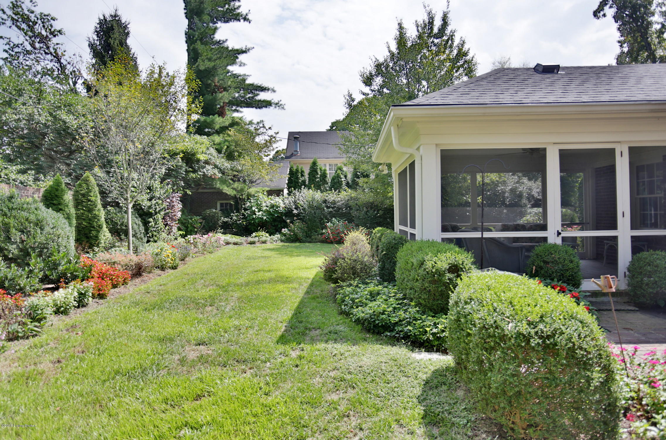 445 Lightfoot Road Louisville, KY 40207 - Photo 34 of 37 38