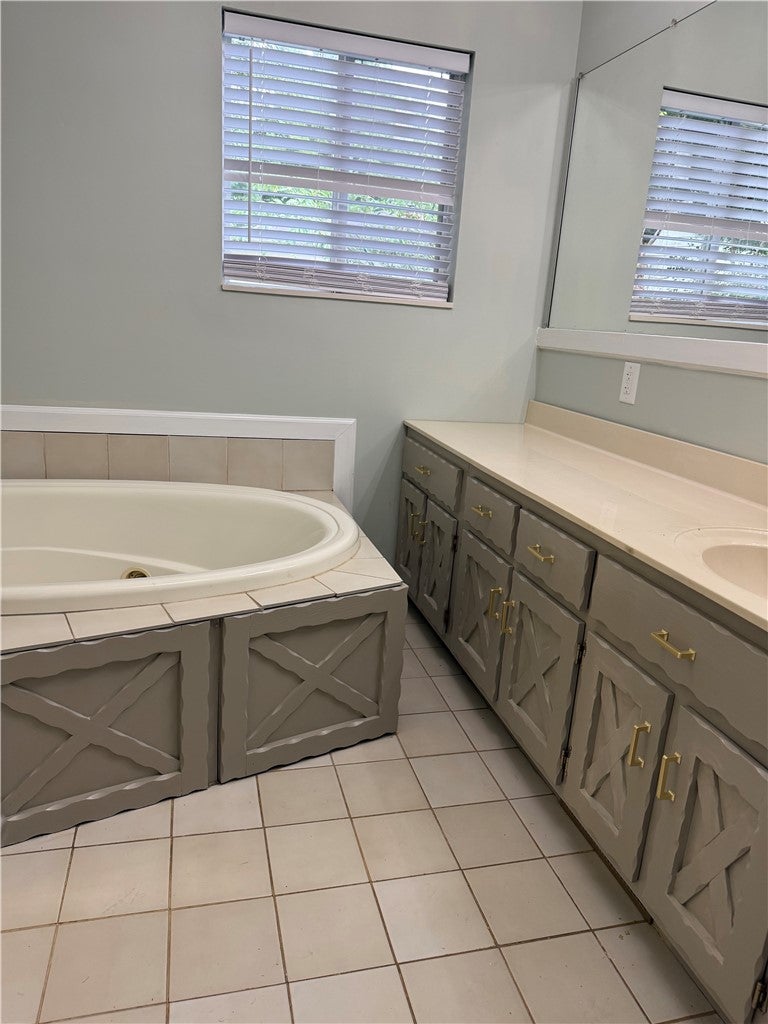 34 Green Oak Drive Decatur, IL 62526 - Photo 14 of 28 Gallery Image 14