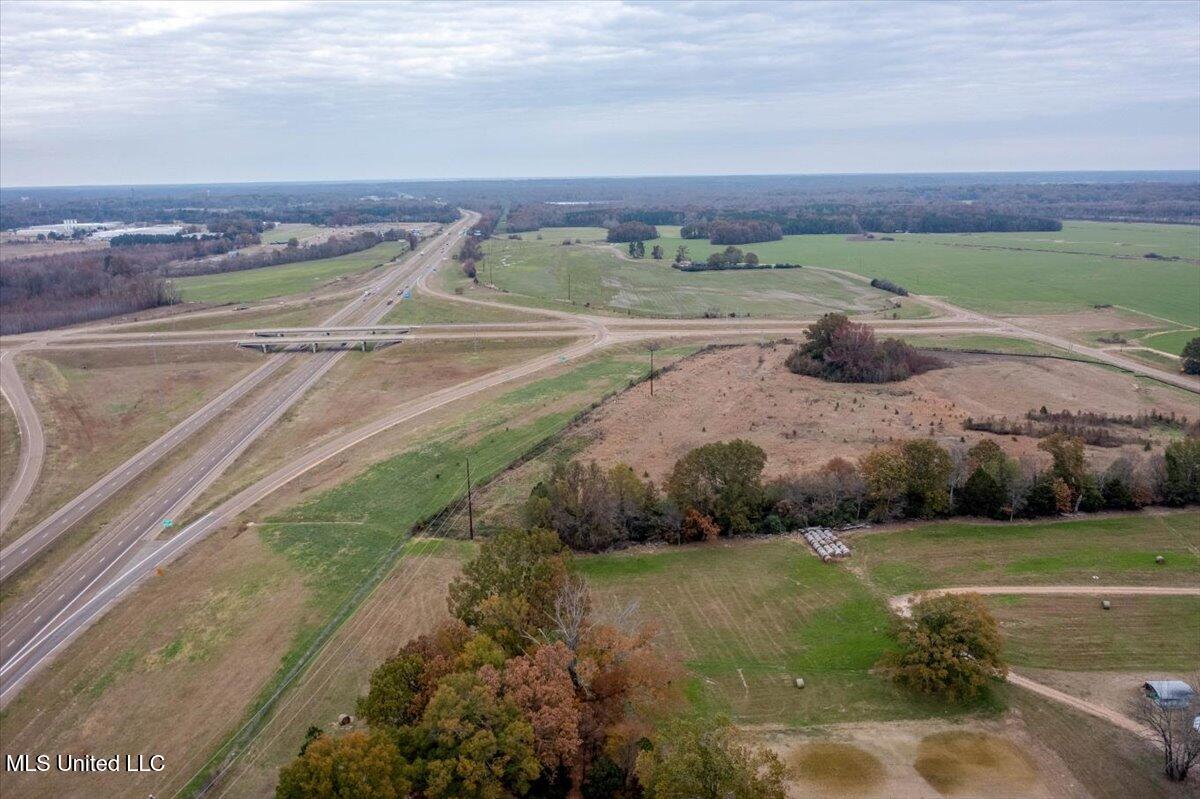1296 Country Club Road Senatobia, MS 38668 - Photo 14 of 38 01-aerial