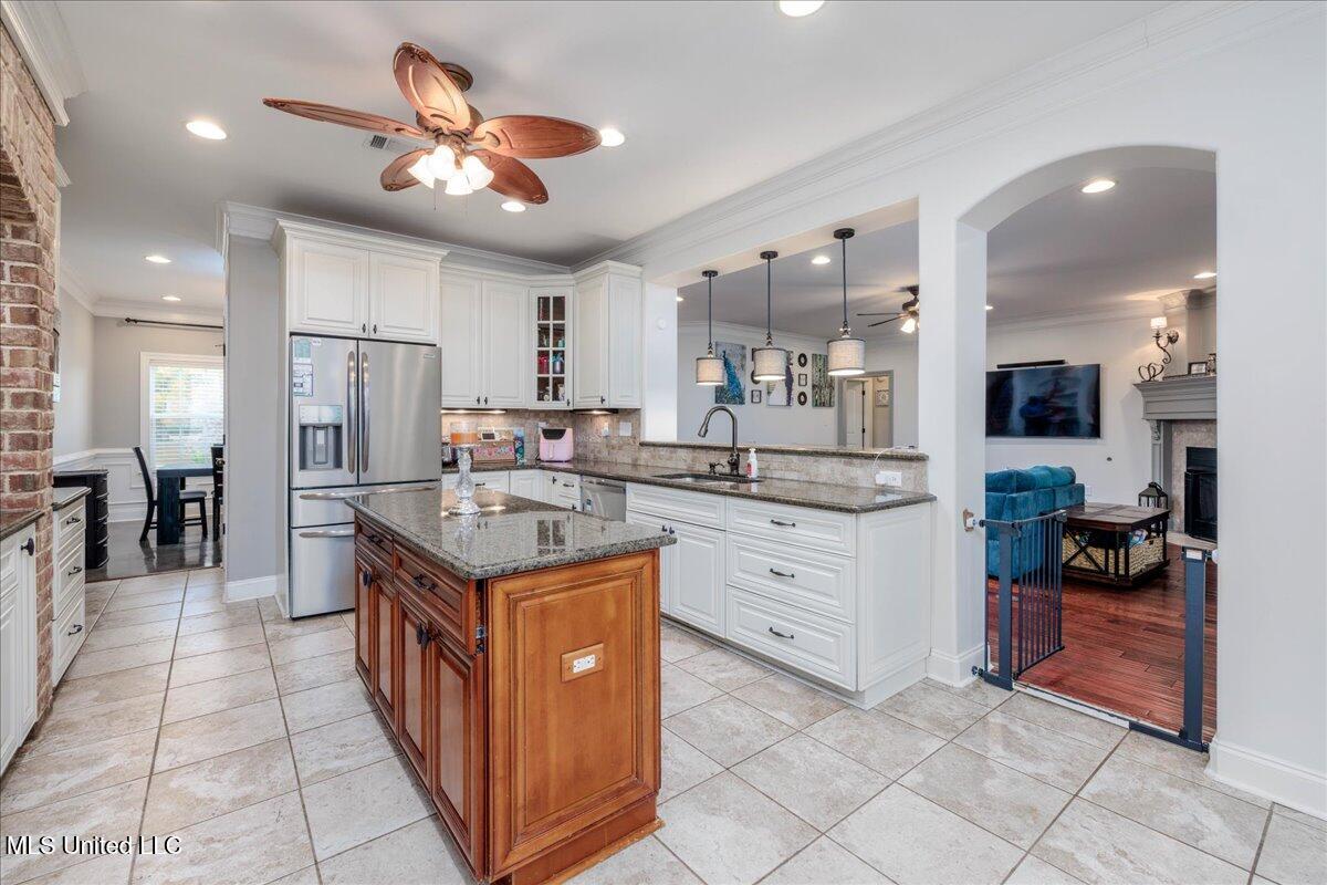 1296 Country Club Road Senatobia, MS 38668 - Photo 19 of 38 19-Kitchen