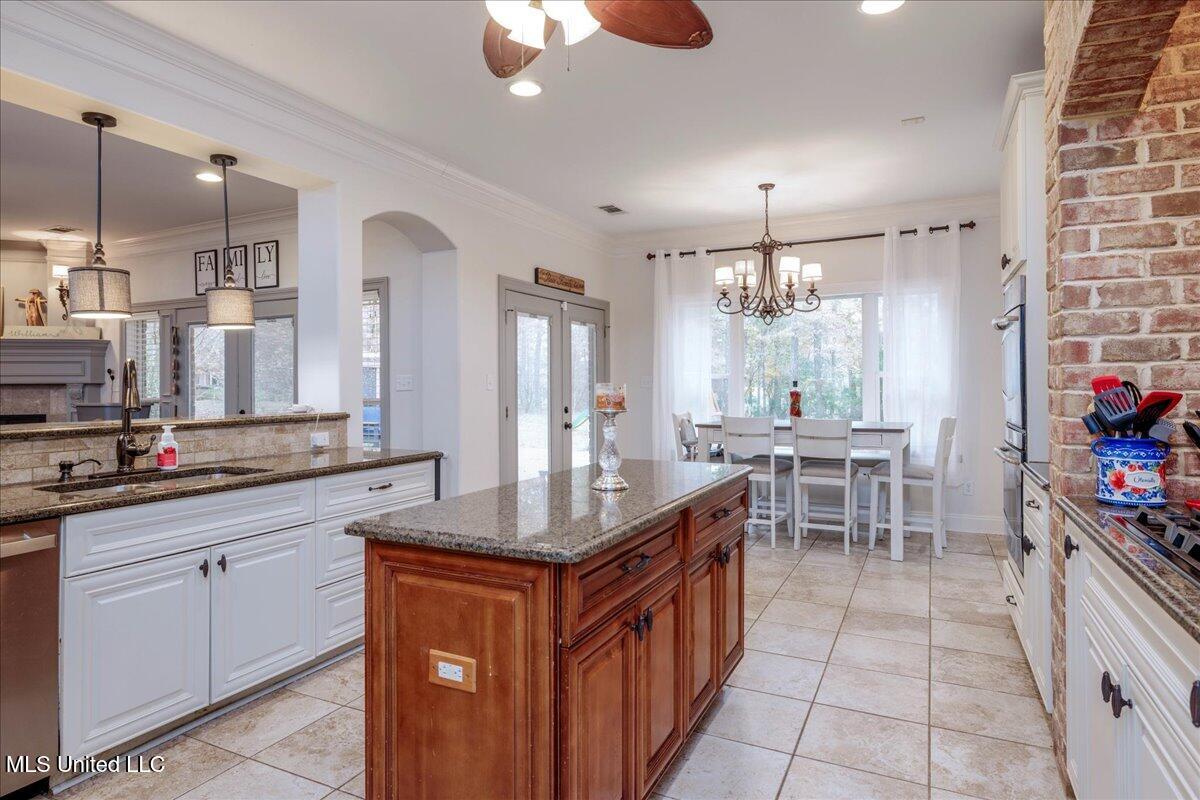 1296 Country Club Road Senatobia, MS 38668 - Photo 20 of 38 20-Kitchen