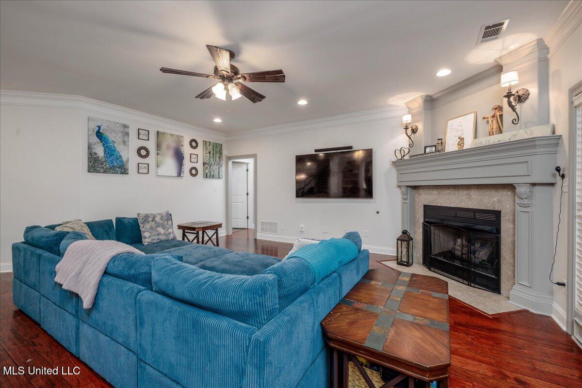1296 Country Club Road Senatobia, MS 38668 - Photo 22 of 38 17-Living room