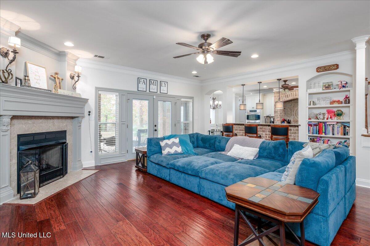 1296 Country Club Road Senatobia, MS 38668 - Photo 23 of 38 15-Living room