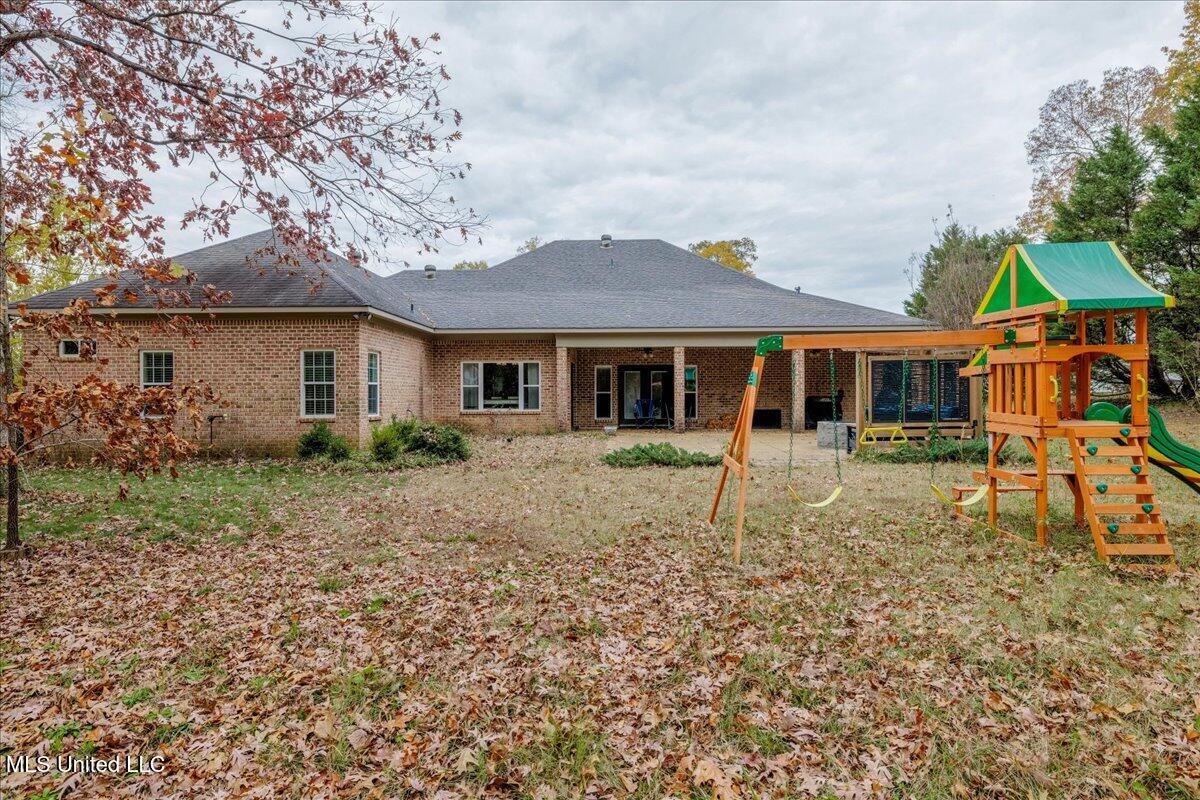 1296 Country Club Road Senatobia, MS 38668 - Photo 7 of 38 39-back