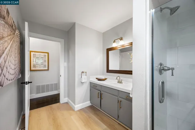 $1,829,000 | 10 Albo Court, Orinda, CA 94563