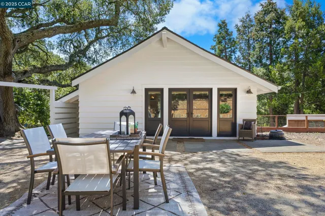 $1,829,000 | 10 Albo Court, Orinda, CA 94563