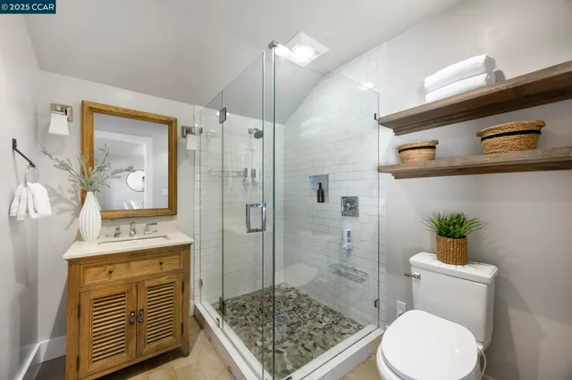 $1,829,000 | 10 Albo Court, Orinda, CA 94563