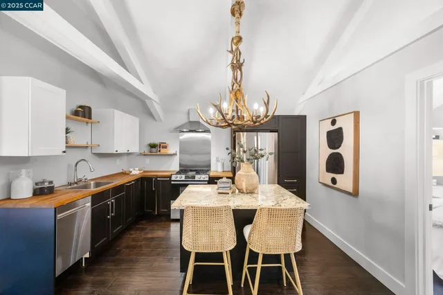 $1,829,000 | 10 Albo Court, Orinda, CA 94563