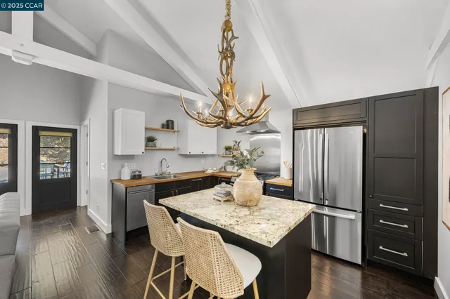 $1,829,000 | 10 Albo Court, Orinda, CA 94563