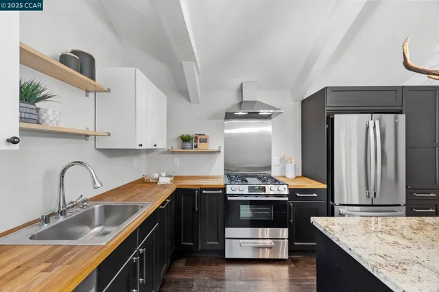 $1,829,000 | 10 Albo Court, Orinda, CA 94563