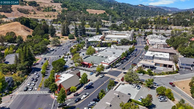 $1,829,000 | 10 Albo Court, Orinda, CA 94563