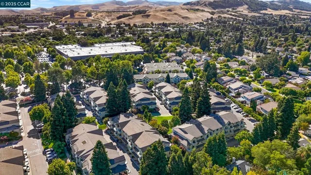 $1,829,000 | 10 Albo Court, Orinda, CA 94563