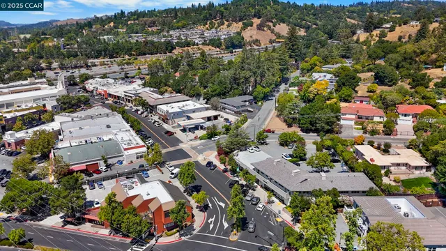 $1,829,000 | 10 Albo Court, Orinda, CA 94563