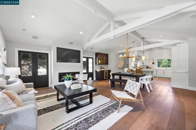 $1,829,000 | 10 Albo Court, Orinda, CA 94563