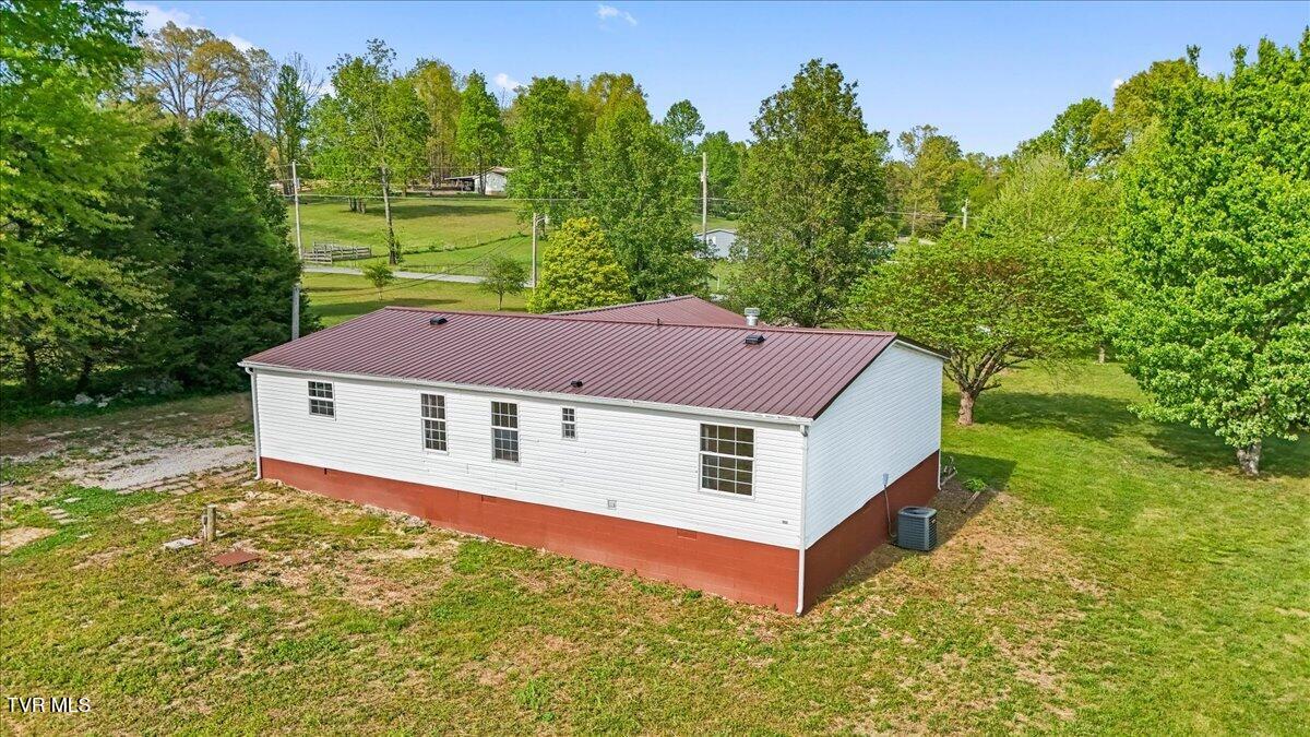 480 Russell Hill Road Speedwell, TN 37870 - Photo 4 of 37 02-DJI_20260424171139_0454_D