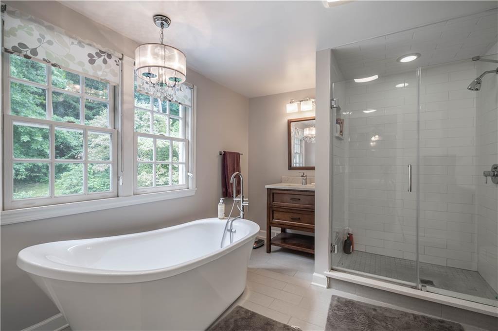 709 Pinetree Road Pittsburgh, PA 15243 - Photo 17 of 25 Gallery Image 17