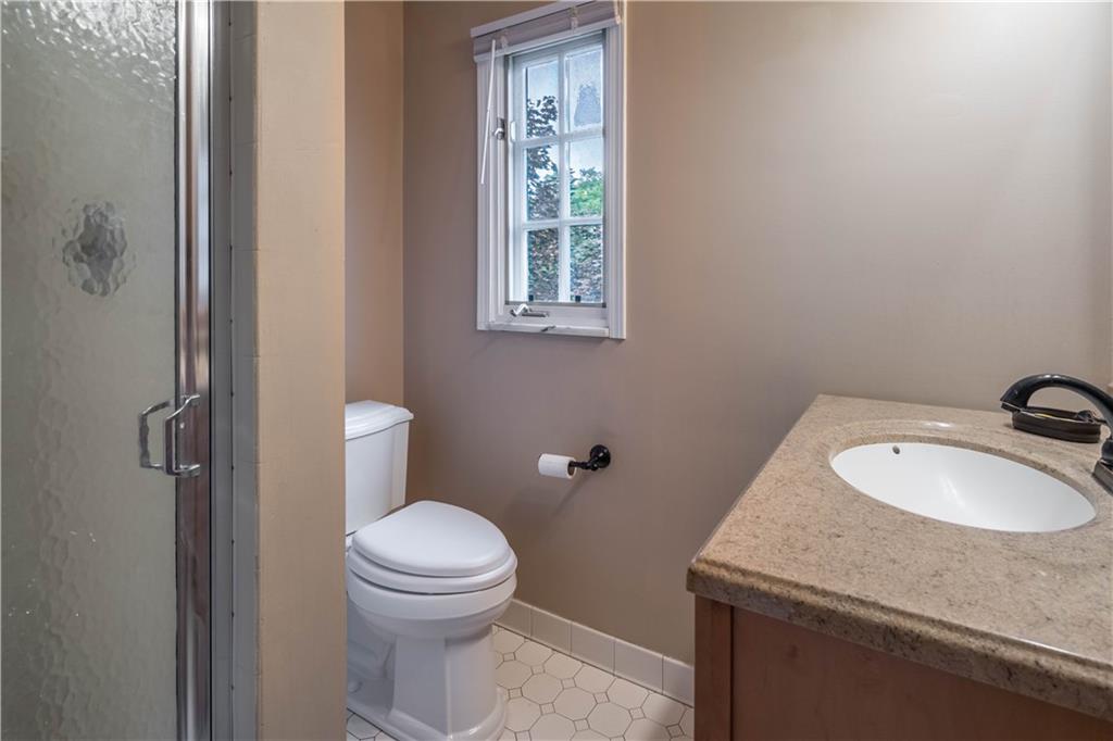 709 Pinetree Road Pittsburgh, PA 15243 - Photo 20 of 25 Gallery Image 20