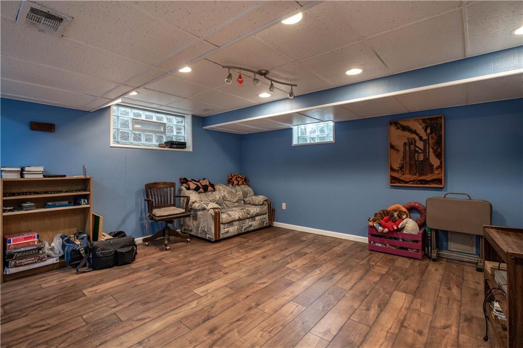 709 Pinetree Road Pittsburgh, PA 15243 - Photo 24 of 25 Gallery Image 24