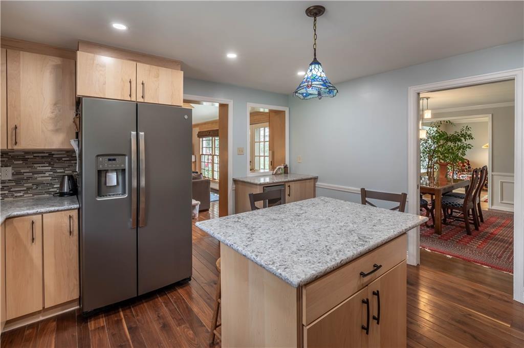 709 Pinetree Road Pittsburgh, PA 15243 - Photo 8 of 25 Gallery Image 8